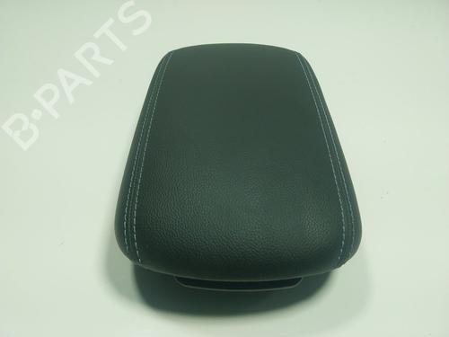 Used Armrest / Center console Armrest / Center console HYUNDAI i30 (PDE, PD, PDEN) 2.0 N (280 hp) 17784391 17784391