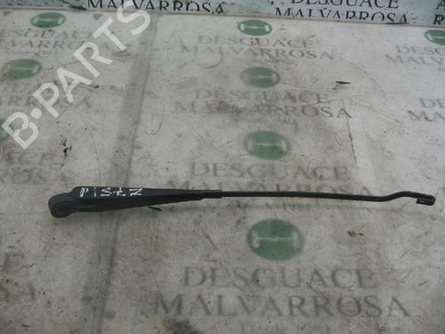 Used Front windshield wiper arm Front windshield wiper arm RENAULT CLIO I (B/C57_, 5/357_) 1.1 (49 hp) 3738590 3738590