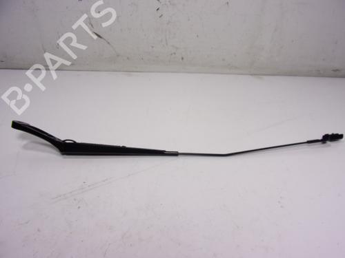 Used Front windshield wiper arm CUPRA LEON Sportstourer (KL8, KU8, KUD) 1.4 e-HYBRID (204 hp) 15836022