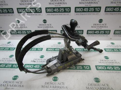 Used Gear lever SEAT LEON (1P1) 1.9 TDI (105 hp) 7411580