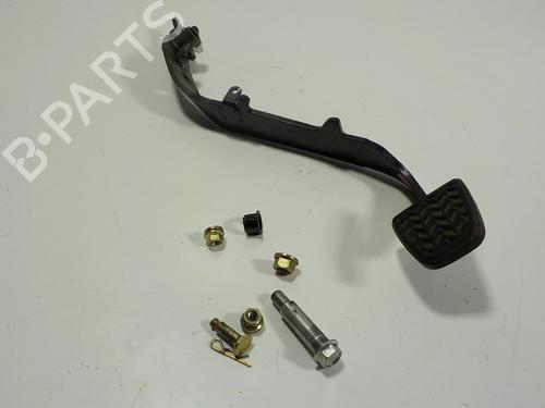 Used Clutch pedal TOYOTA COROLLA (_E12_) 2.0 D-4D (CDE120R, CDE120L_) (116 hp) 11731813