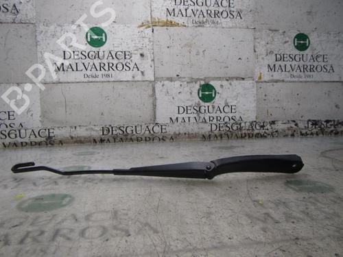 Used Front windshield wiper arm MERCEDES-BENZ C-CLASS (W203) [2000-2007]  3824677