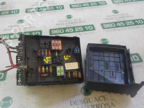 Used Fuse box Fuse box VW GOLF V (1K1) 1.4 TSI (140 hp) 5122776 5122776