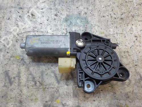 Moteur de lève-vitre arrière gauche MERCEDES-BENZ C-CLASS (W203) [2000-2007]  3848267