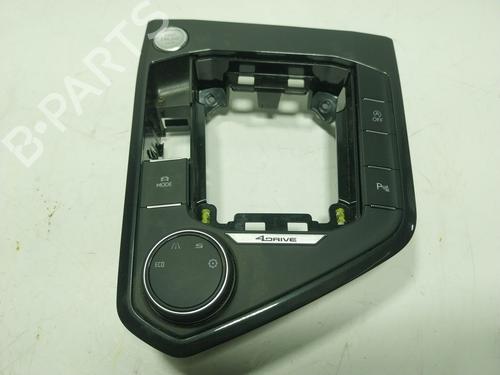 Used Switch VW TIGUAN (AD1, AX1) 2.0 TDI (150 hp) 30684244