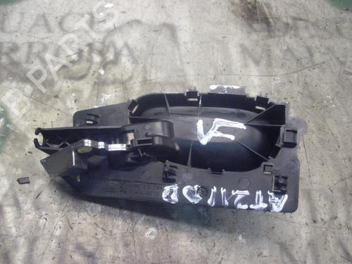 Used Front right interior door handle Front right interior door handle PEUGEOT 307 (3A/C) 2.0 HDi 90 (90 hp) 3761806 3761806