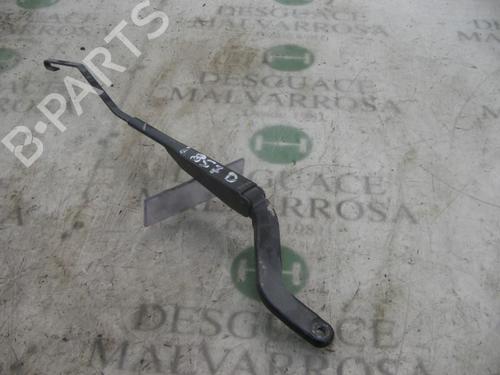 Used Front windshield wiper arm CITROËN SAXO (S0, S1) [1996-2004]  3745543