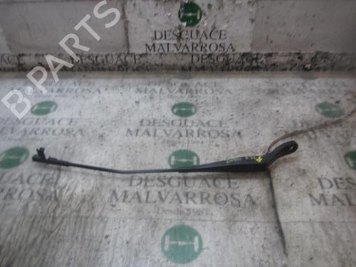 Used Front windshield wiper arm PEUGEOT 207 (WA_, WC_) 1.6 16V VTi (120 hp) 3837995