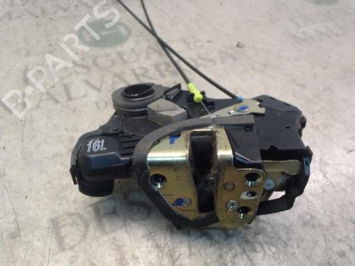 Used Front left lock TOYOTA AVENSIS (_T25_) [2003-2008]  3806572