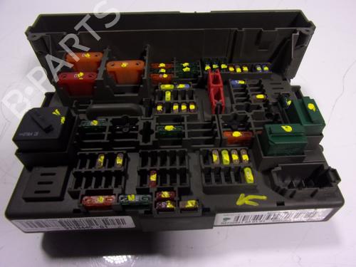 Used Fuse box Fuse box BMW 1 (E87) 118 d (143 hp) 15912504 15912504