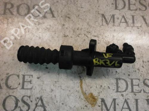 Used Clutch slave cylinder Clutch slave cylinder CITROËN C5 II (RC_) 1.6 HDi (RC8HZB) (109 hp) 14268152 14268152