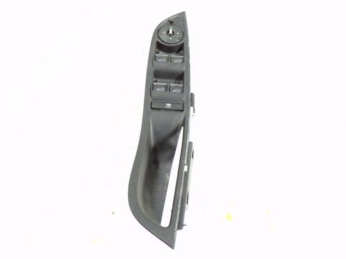 Used Left front window switch Left front window switch FORD FOCUS III 1.6 TDCi (115 hp) 8176484 8176484