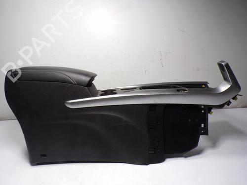 Used Armrest / Center console Armrest / Center console RENAULT KADJAR (HA_, HL_) 1.6 dCi 130 (HLA4) (130 hp) 13810302 13810302