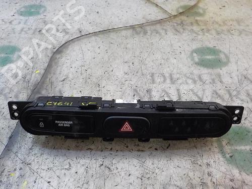 warning-switch-kia-carens-iv-93790a4000ca-2013-3999197 main image