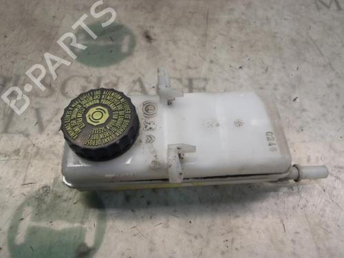 Power steering reservoir CITROËN C4 I (LC_)  | BP14268617M117 