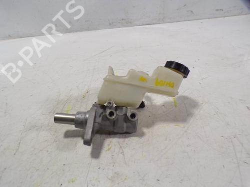 Used Brake master cylinder Brake master cylinder TOYOTA YARIS (_P13_) 1.3 (NSP130_, NSP130) (99 hp) 8122022 8122022