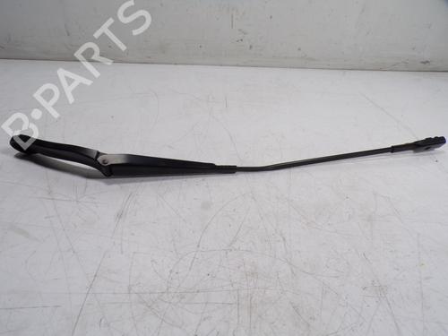 Used Front windshield wiper arm PORSCHE MACAN (95B) 2.0 (245 hp) 15246467