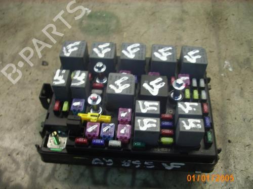 Used Fuse box Fuse box KIA CARENS II MPV (FJ) 2.0 CRDi (113 hp) 3787693 3787693