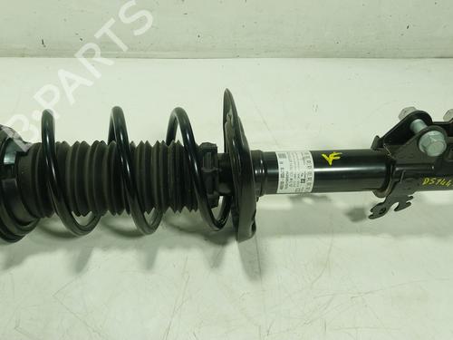 Used Right front shock absorber Right front shock absorber TOYOTA YARIS CROSS (MXP_) 1.5 Hybrid (MXPJ11) (131 hp) 32307354 32307354