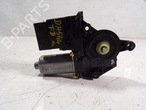 Used Right rear window motor Right rear window motor VW GOLF VI (5K1) 1.6 TDI (105 hp) 8597299 8597299
