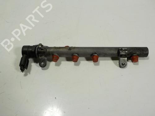 Used Injection rail Injection rail MERCEDES-BENZ CLS (C219) CLS 320 CDI (219.322) (224 hp) 13208648 13208648