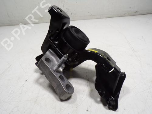 Used Engine mount TOYOTA YARIS CROSS (MXP_) [2020-2025]  15121673