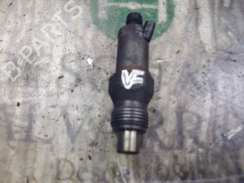 Used Injector Injector RENAULT CLIO I (B/C57_, 5/357_) [1990-1999] 3761915 3761915