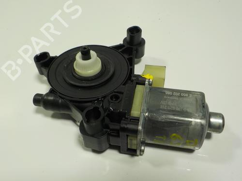 Used Right rear window motor Right rear window motor AUDI Q2 (GAB, GAG) 30 TDI (115 hp) 13537263 13537263