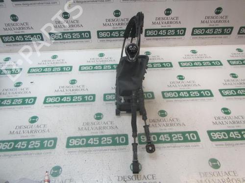 Used Gear lever Gear lever SEAT ARONA (KJ7, KJP) 1.0 TSI (116 hp) 7411829 7411829