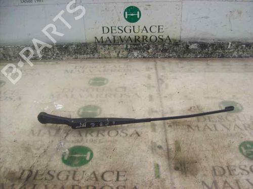 Used Front windshield wiper arm Front windshield wiper arm FIAT MAREA (185_) 1.9 TD 100 (185AX_) (100 hp) 3762861 3762861
