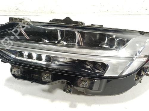 Højre forlygte Højre forlygte VOLVO V90 II Estate (235) D4 AWD (190 hp) 34157693 34157693