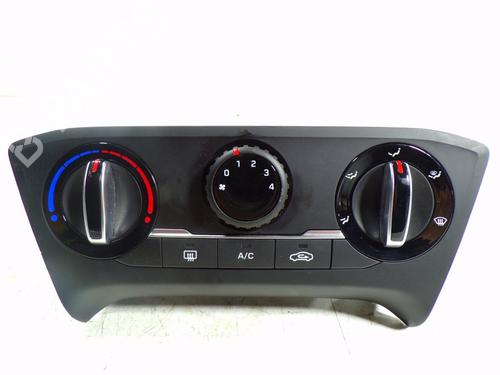Used Climate control HYUNDAI i20 II (GB, IB) 1.2 (84 hp) 8176075
