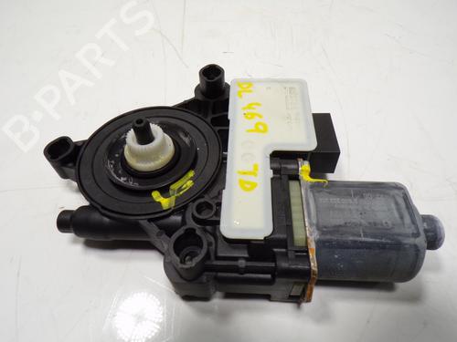 Used Right rear window motor Right rear window motor SEAT LEON Sportstourer (KL8, KLD) 2.0 TDI (150 hp) 13637356 13637356