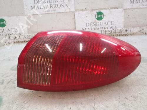 Używane Lampa tylna prawa ALFA ROMEO 147 (937_) 1.6 16V T.SPARK ECO (937.AXA1A, 937.BXA1A) (105 hp) 3820502