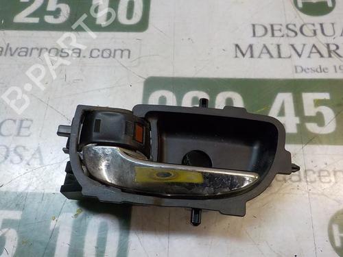 Used Front left interior door handle Front left interior door handle TOYOTA YARIS (_P9_) 1.4 D-4D (NLP90_, NLP90R) (90 hp) 3861075 3861075