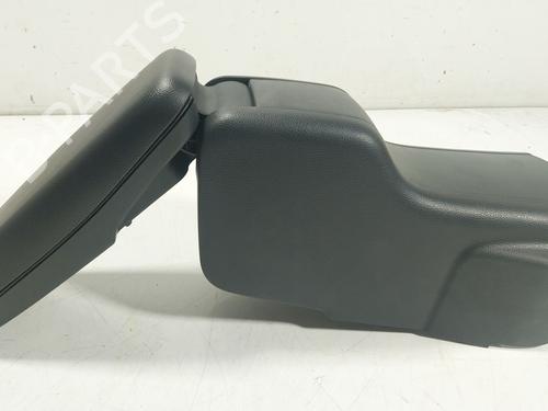 Used Armrest / Center console Armrest / Center console TOYOTA YARIS CROSS (MXP_) 1.5 Hybrid (MXPJ11) (131 hp) 30949345 30949345