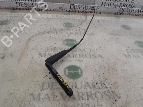 Used Front windshield wiper arm IVECO DAILY III Van 35 C 12 V, 35 S 12 V (AGKA43A2, AGKB43A2, AGKB46A2,... (116 hp) 4511072