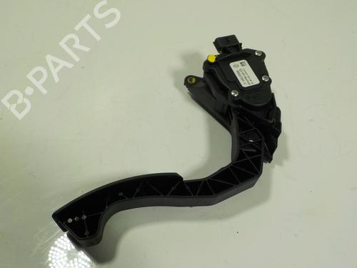 Used Pedal DACIA SANDERO II TCe 90 (B8M1, B8MA, B8AC) (90 hp) 13113304