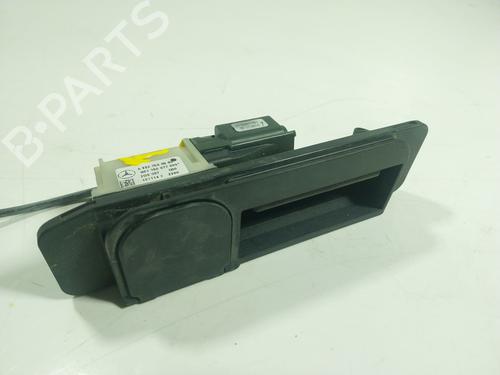 Used Tailgate handle Tailgate handle MERCEDES-BENZ S-CLASS (W222, V222, X222) S 500 Hybrid / e (222.163) (442 hp) 19778034 19778034