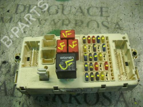 Used Fuse box Fuse box FIAT STILO (192_) 1.9 JTD (192_XE1A) (115 hp) 3788096 3788096