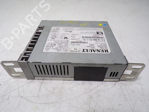 Used Radio Radio RENAULT MEGANE IV Hatchback (B9A/M/N_) 1.2 TCe 130 (B9MR) (130 hp) 12183972 12183972