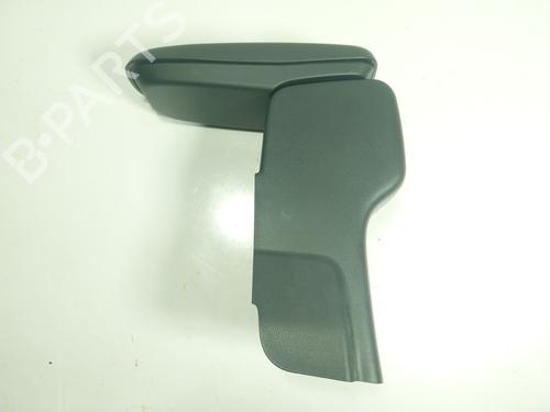 Used Armrest / Center console Armrest / Center console TOYOTA YARIS CROSS (MXP_) 1.5 Hybrid (MXPJ11) (131 hp) 31060021 31060021