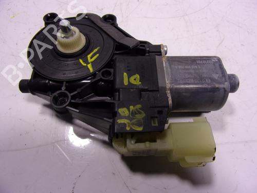 Used Left front window motor Left front window motor LAND ROVER DISCOVERY V (L462) D300 MHEV 4x4 (300 hp) 15689927 15689927