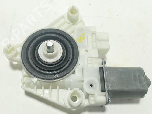 Used Left front window motor Left front window motor MERCEDES-BENZ C-CLASS T-Model (S205) C 220 BlueTEC / d (205.204) (170 hp) 30610207 30610207