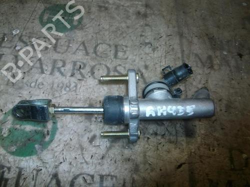 Used Clutch slave cylinder Clutch slave cylinder HYUNDAI GETZ (TB) [2001-2011] 14264528 14264528
