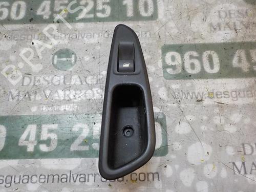 Comutador vidro trás esquerdo Comutador vidro trás esquerdo PEUGEOT 308 I (4A_, 4C_) 1.6 HDi (90 hp) 3858430 3858430