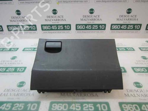 Used Glove box Glove box TOYOTA YARIS (_P9_) 1.4 D-4D (NLP90_, NLP90R) (90 hp) 3877866 3877866
