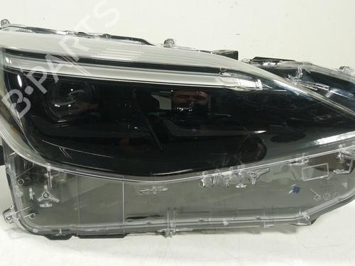 Used Right headlight Right headlight TOYOTA YARIS CROSS (MXP_) 1.5 Hybrid (MXPJ11) (131 hp) 32210595 32210595