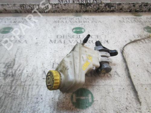 Used Brake master cylinder Brake master cylinder FIAT GRANDE PUNTO (199_) 1.4 16V (199BXG1B, 199AXG1B) (95 hp) 3844504 3844504