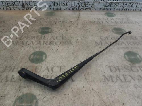 Used Front windshield wiper arm LAND ROVER FREELANDER I (L314) 2.0 DI 4x4 (98 hp) 3811549